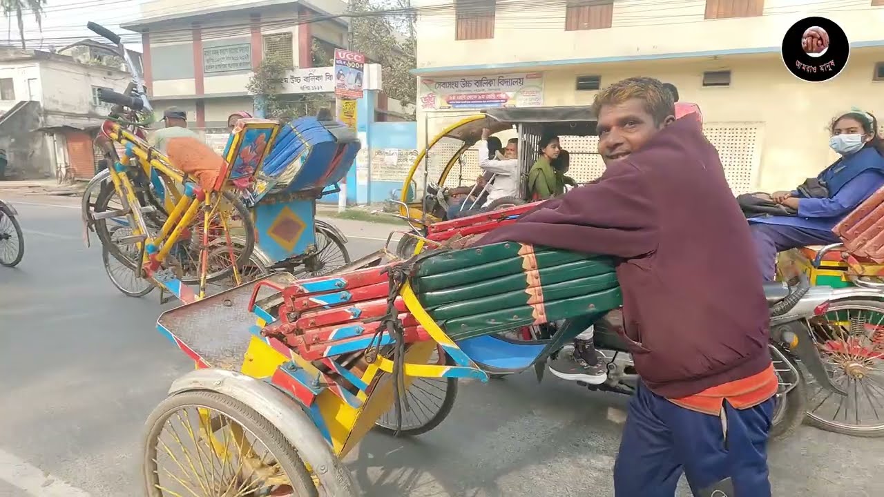 বর্তমান মানুষের মনুষ্যত্ব বোধ নেই।