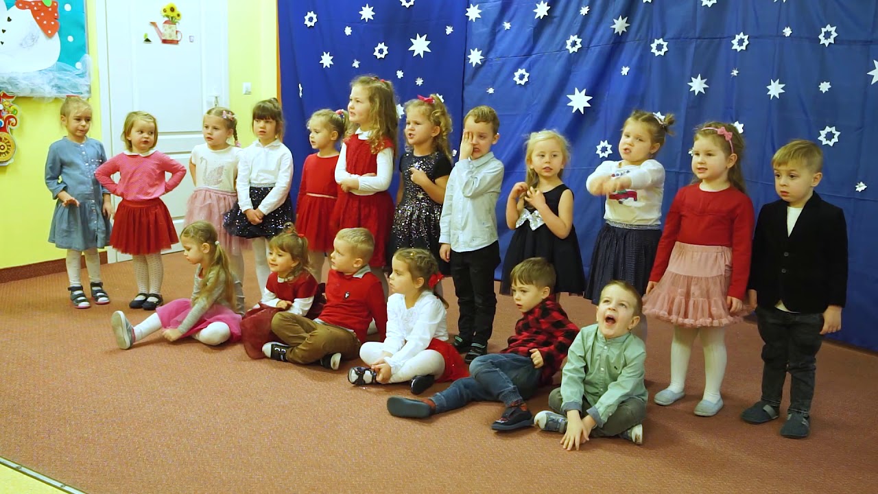 Przedstawienie świąteczne grupa 4-latków i 0A. Przedszkole Giedlarowa