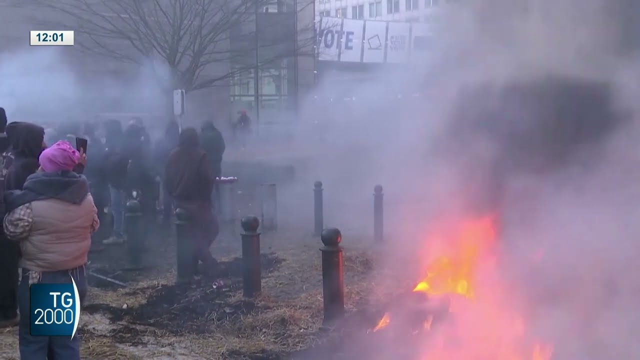 Protesta dei trattori arriva Bruxelles. Scontri con Polizia