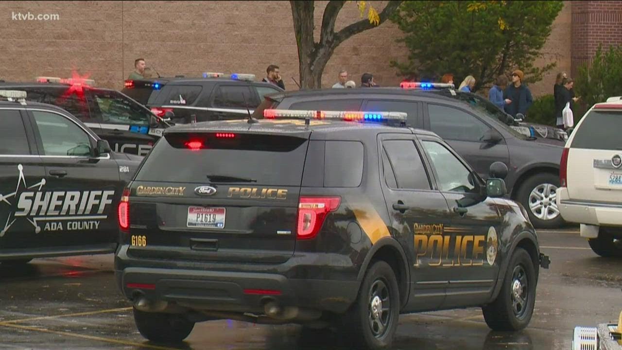 Prosecutors: Woman stole rings, shoelaces, gun belt from slain security guard after mall shooting