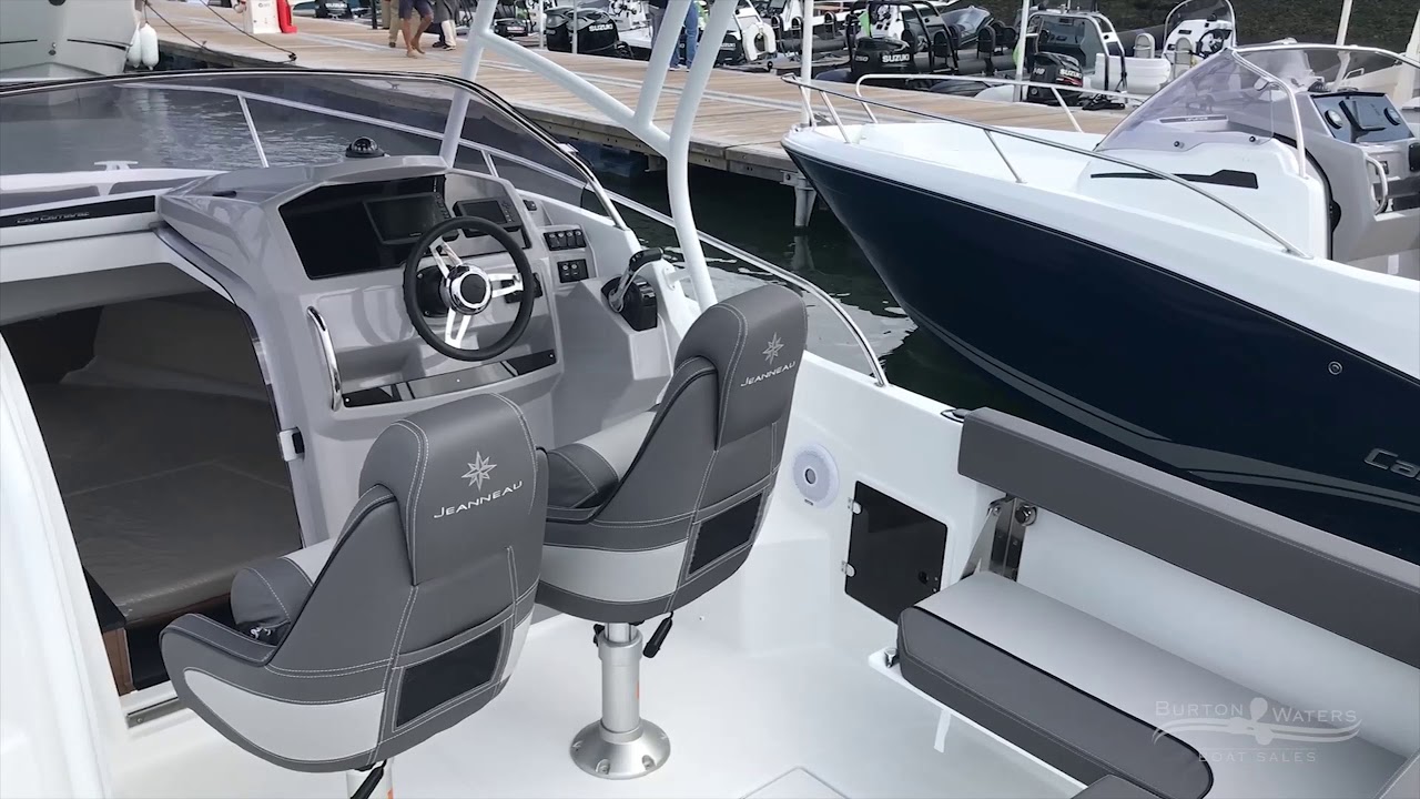 Cap Camarat 7.5 WA - Southampton Boat Show 2018