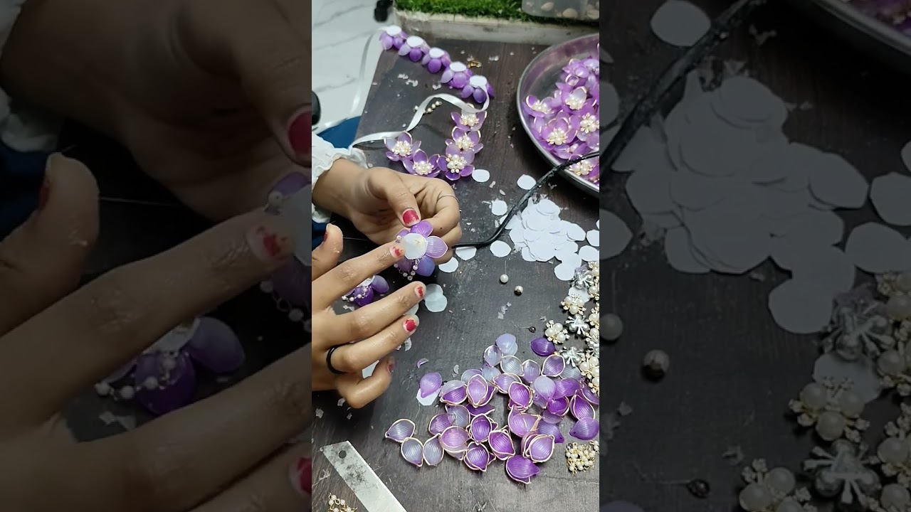 Trending flower necklace 