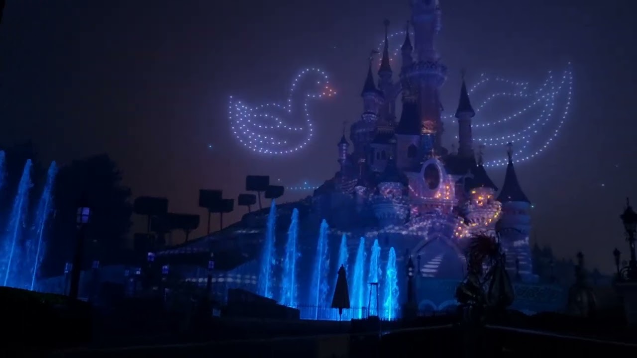 Disney Electrical Sky Parade - Christmas Version (2024) - Disneyland Paris
