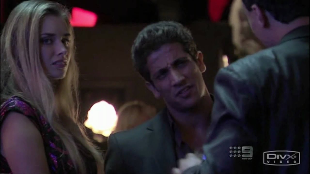 Underbelly 3: The Golden Mile - DK meets John Ibrahim in a bar.