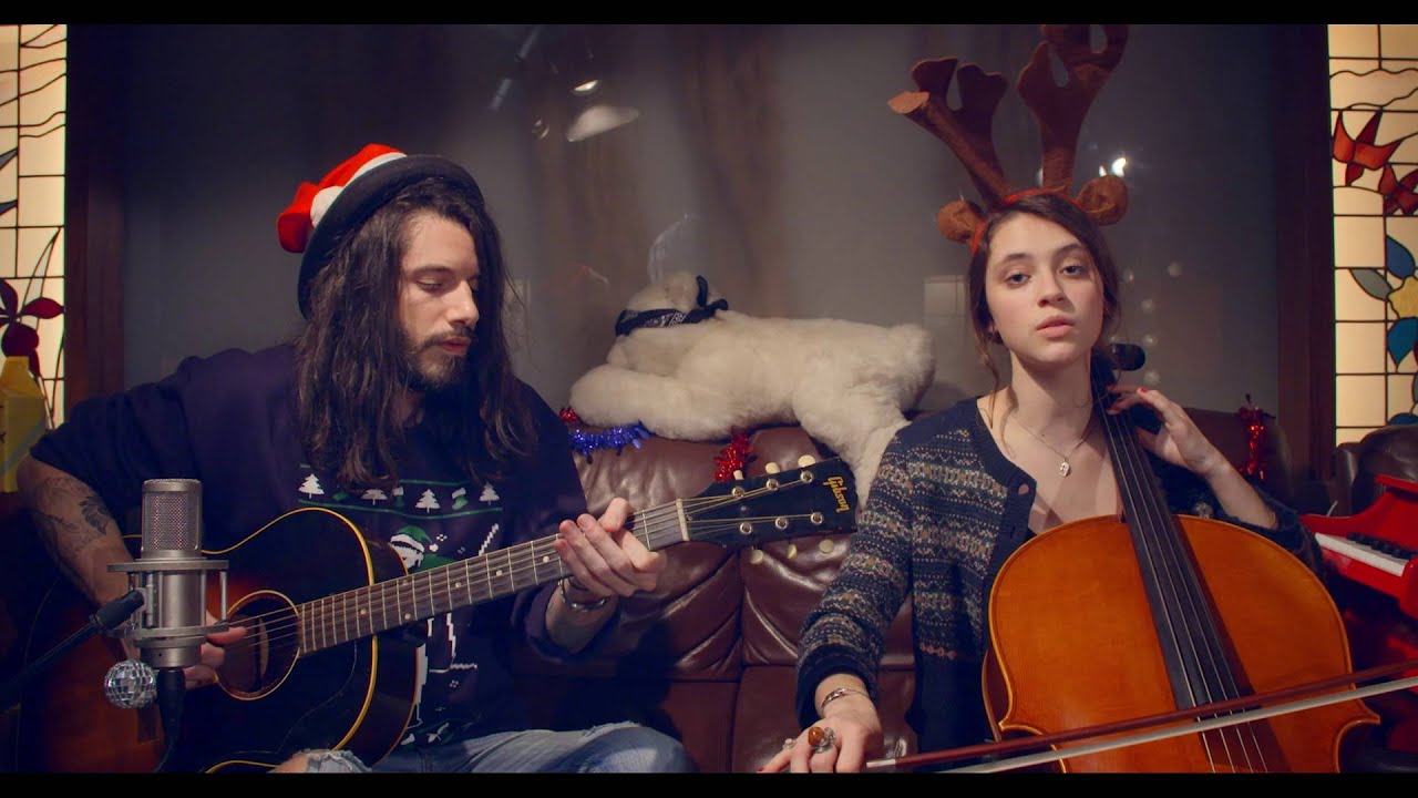 Hotline bling ( Drake cover ) // 2 guys - 11 Instruments ( Waxx & Pomme )