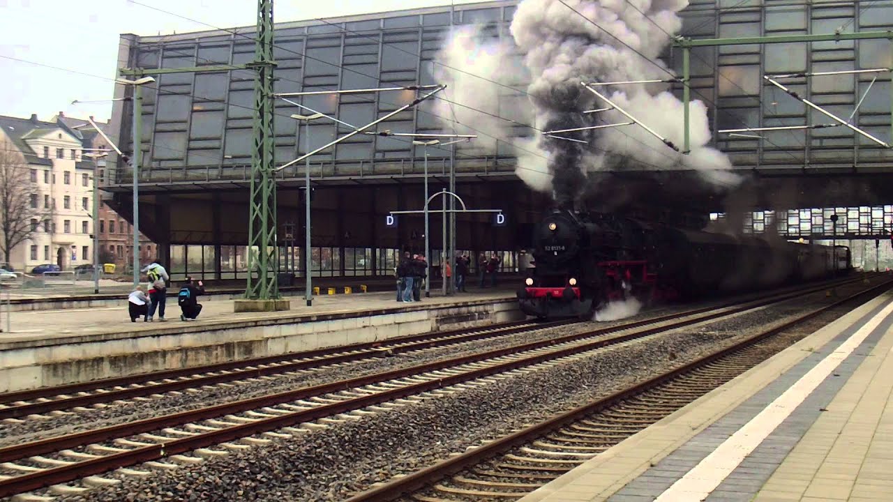 52 8131 und 110 101 in Chemnitz Hbf