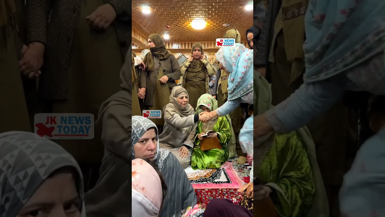 Former CM Mehbooba Mufti along with Her Daughter Iltija Mufti Visited Dargah Hazratbal