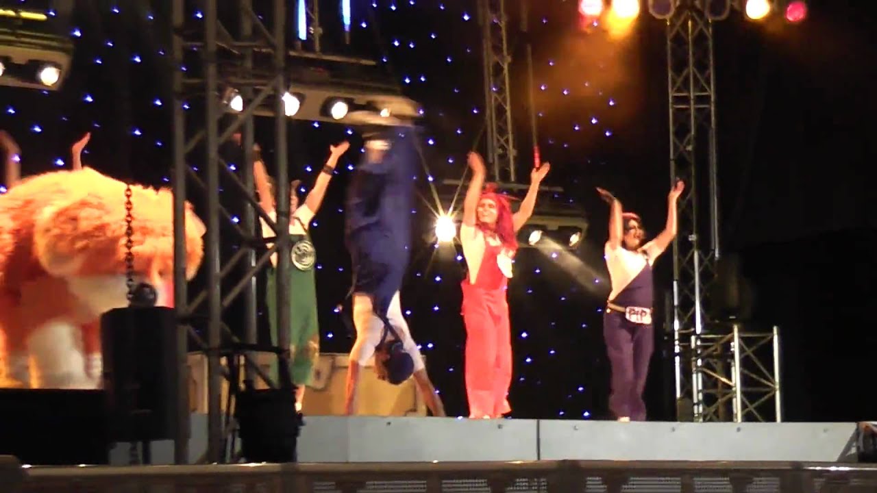 The Skyline Gang at BUTLINS, Minehead, UK ... MAY 2010 in HD