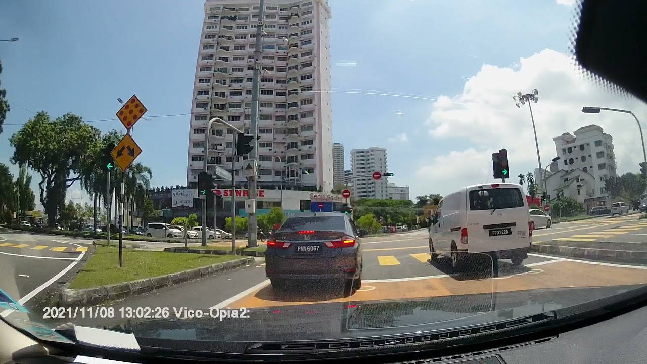 You can't fix stupid - Driving in Penang- Gurney Drive * 8 Nov 2021