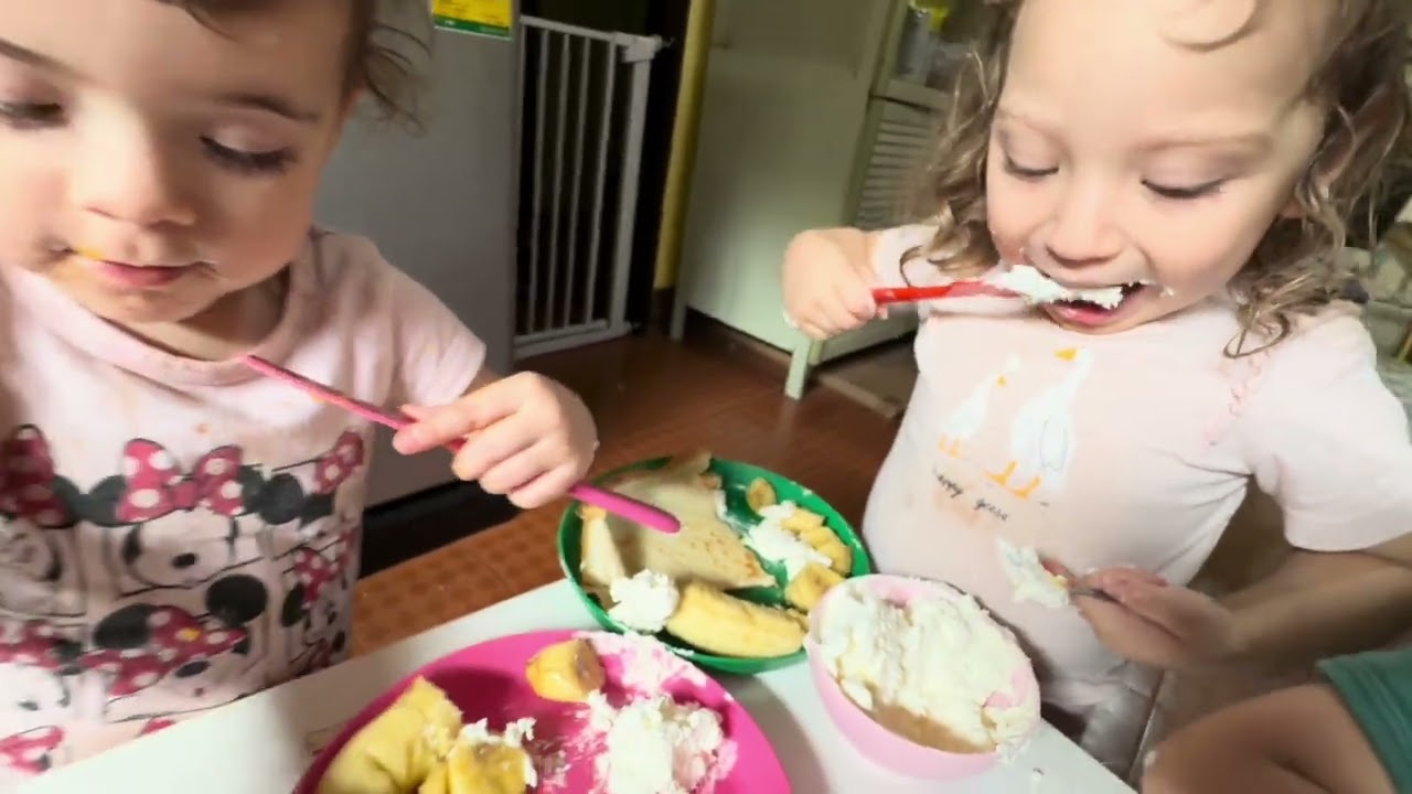 #vlog rodzinny - maluchy robią jajecznicę i naleśniki, a Grace czekoladową lazagne