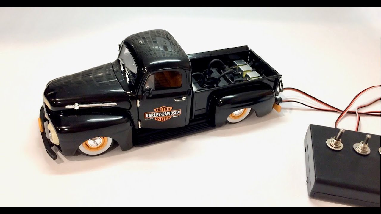 REAL AIR BAGGED 1:24 Diecast 1952 Ford Pick-Up Truck