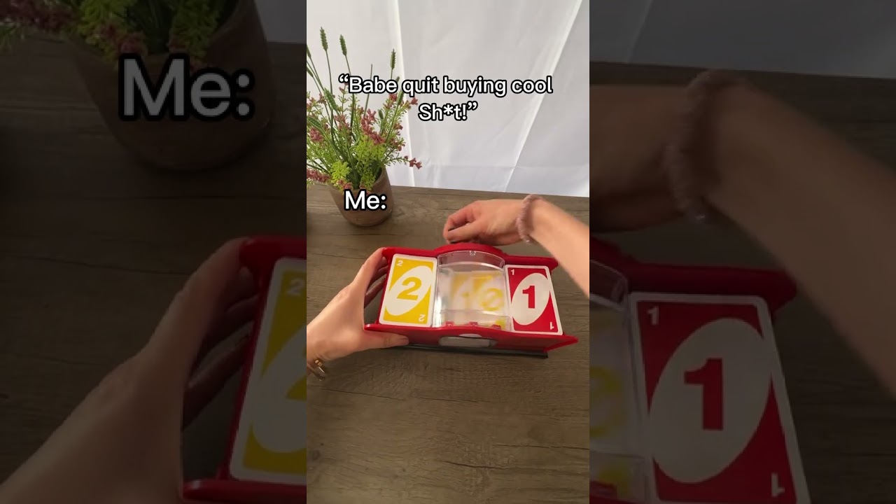 I can&rsquo;t control myself 😅....Cardshuffling machine #cartas #uno #cardgane #viral #cards