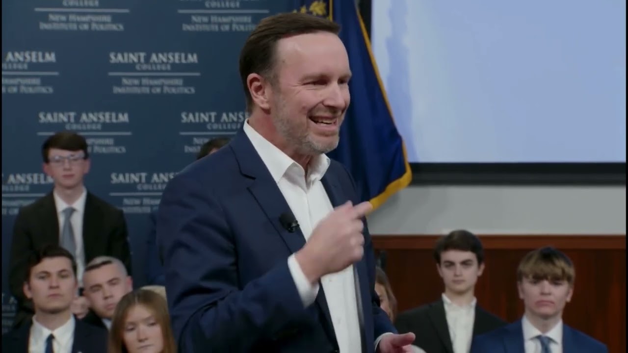 Sen. Chris Murphy Meets with New Hampshire Democratic Activists