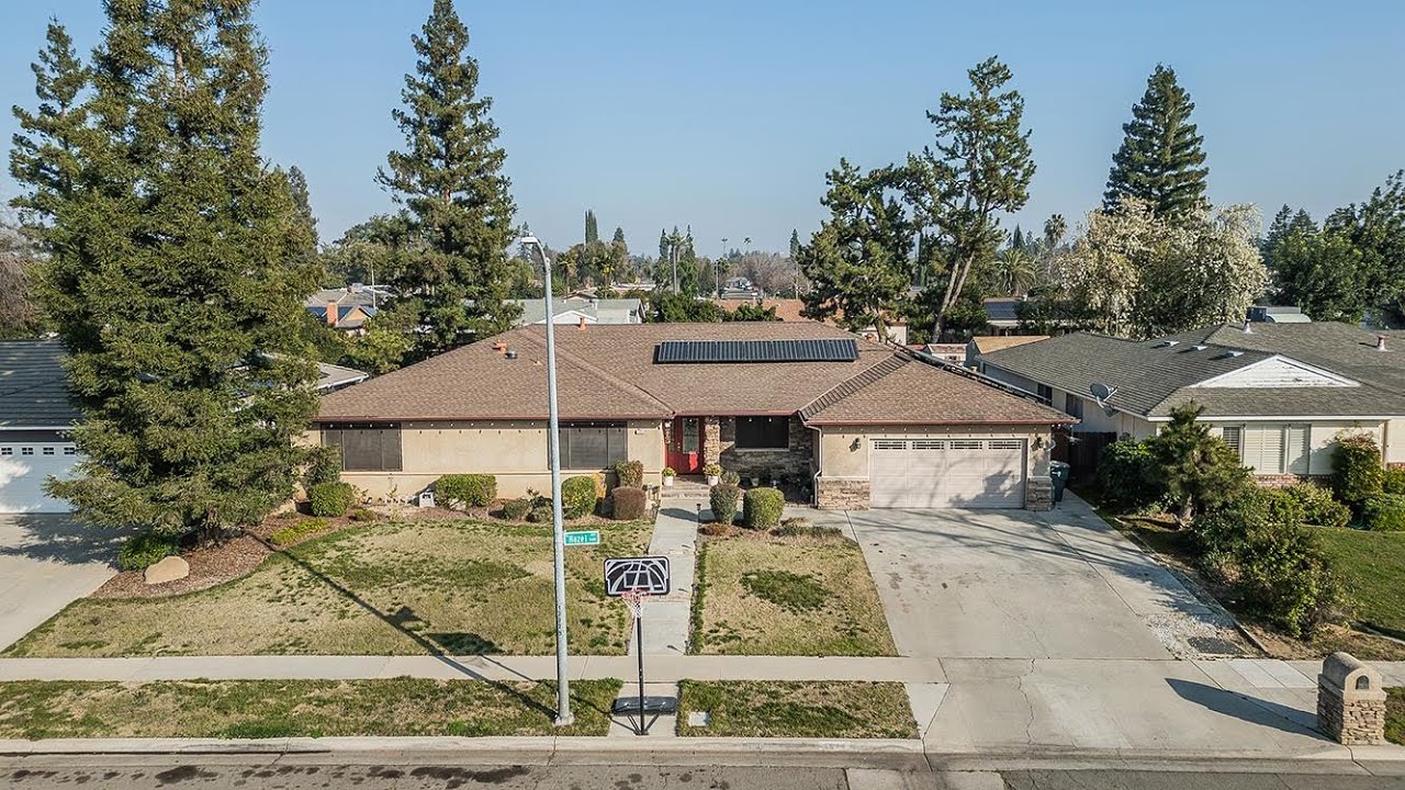 Residential for sale in Fresno, CA - 5644 N Hazel Avenue