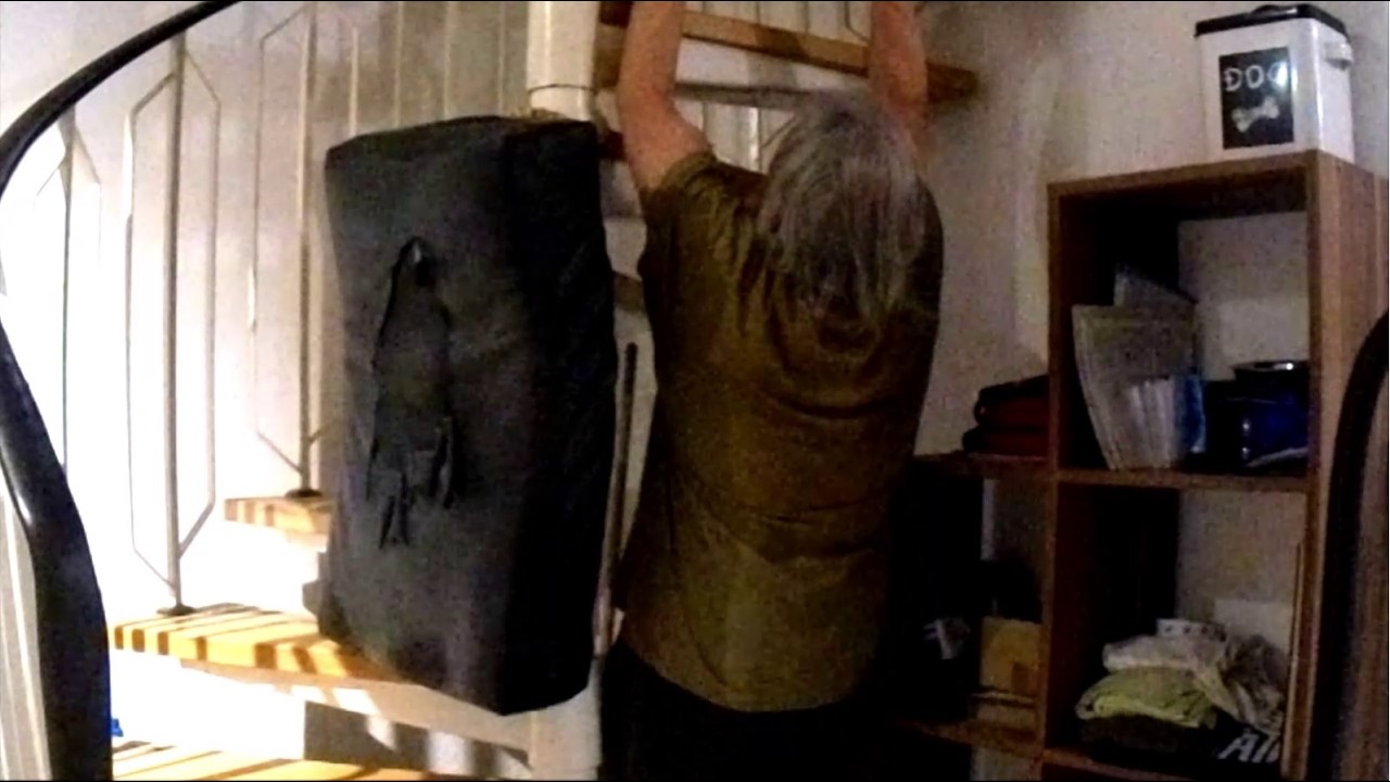 Klimmzüge Stufen von unserer Wendeltreppe (Deadhang) 1x41Wdh. (1599. Tag in Folge) 👍🏻💪🏻😊❤️🤝🐶🤸🌄🌃
