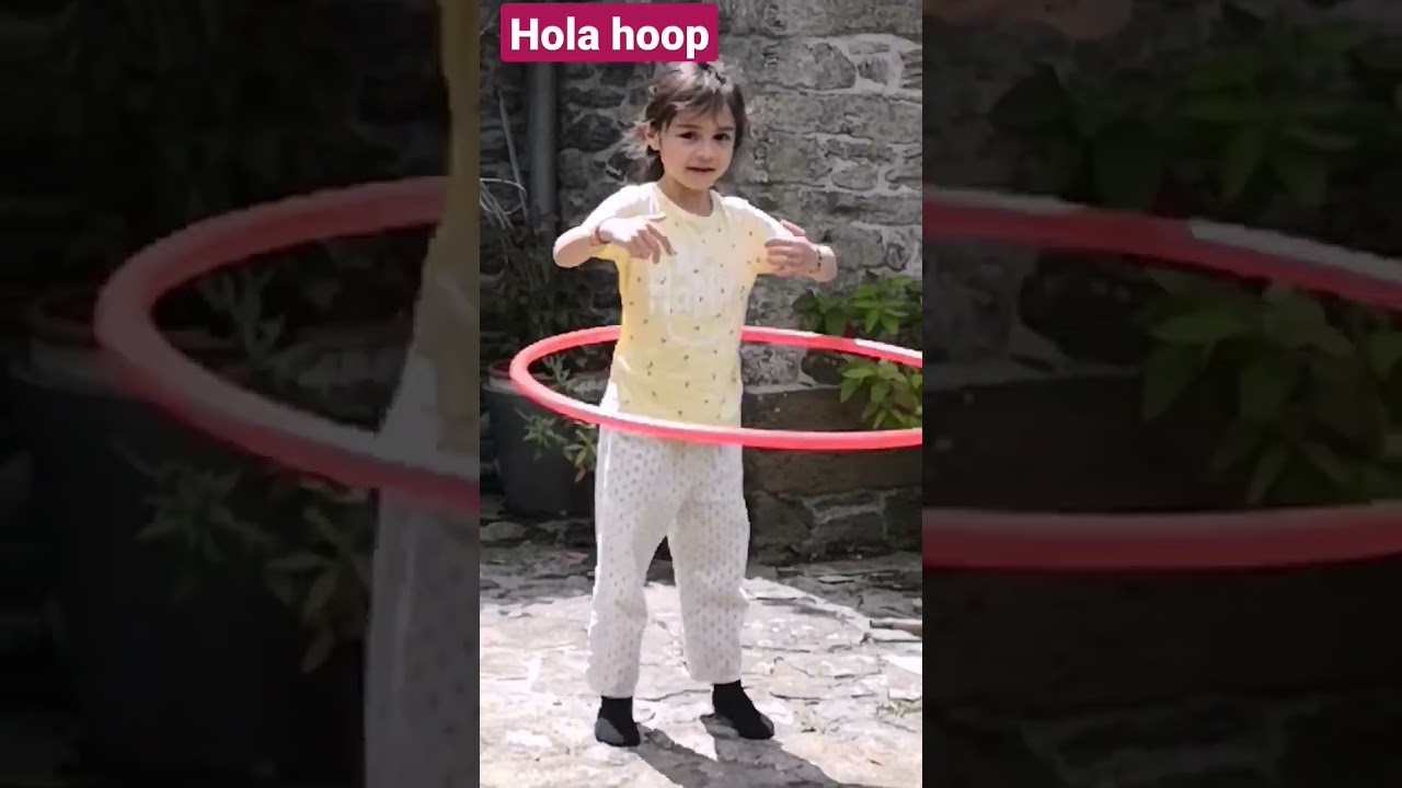 D&eacute;monstration de Hola Hoop avec le cerceau