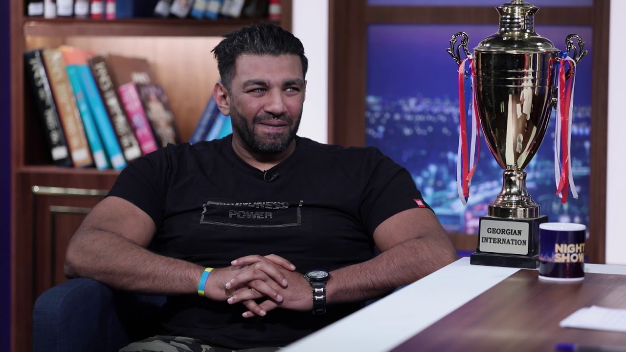 مشاركة لقاء تليفزون مع بطل فلاح المطيري
