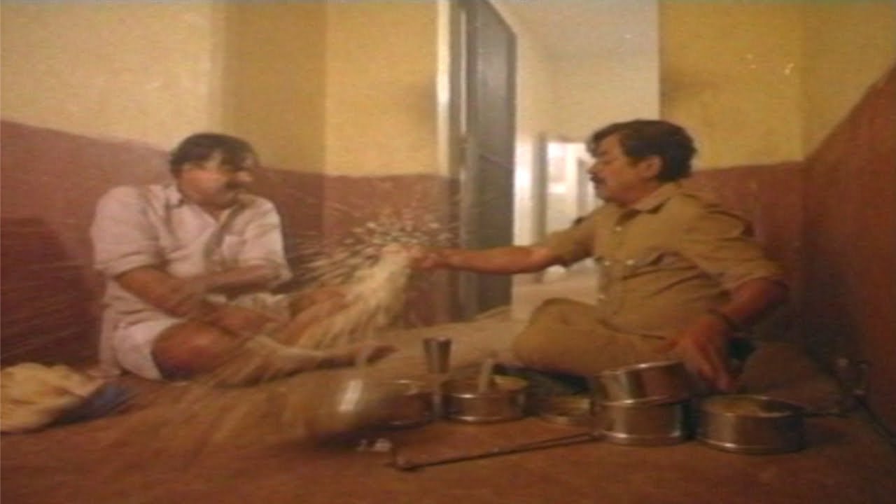 ಜೈಲಲ್ಲಿ ಕೊಟ್ಟ ಊಟ ಚೆಲ್ಲಿದ ದೊಡ್ಡಣ್ಣ | Ramarajyadalli Rakshasaru Kannada Movie Part 03