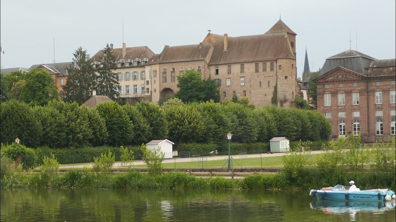 SAVERNE  DANS LE MASSIF DES VOSGES DANS LE BAS-RHIN