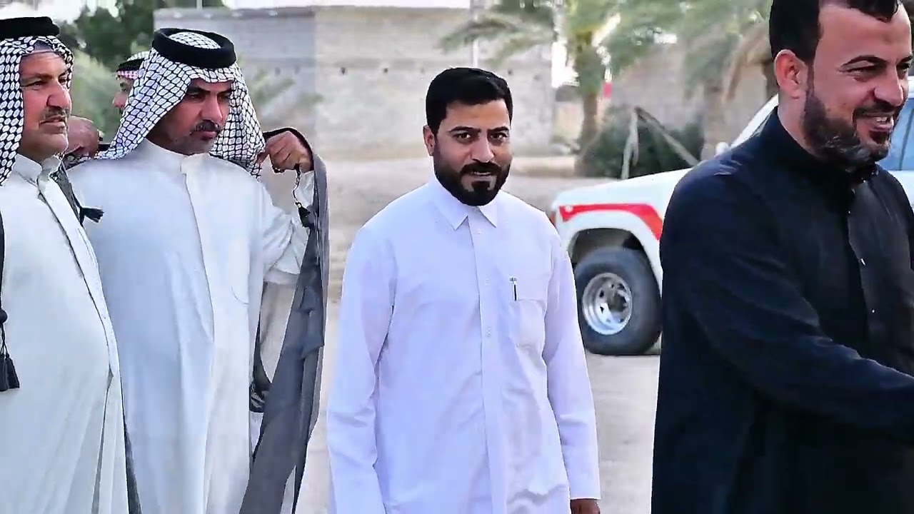 قائد عمليات الفرات الاوسط وامر لواء مع الوفد المرافق له يزور مضيف عشيرة البوطبر الغيلان