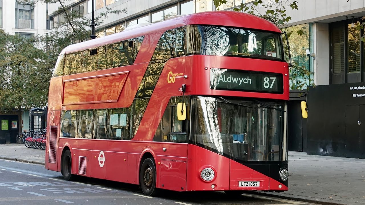 London Bus Route 87 - Aldwych to Wandsworth - Subtitles