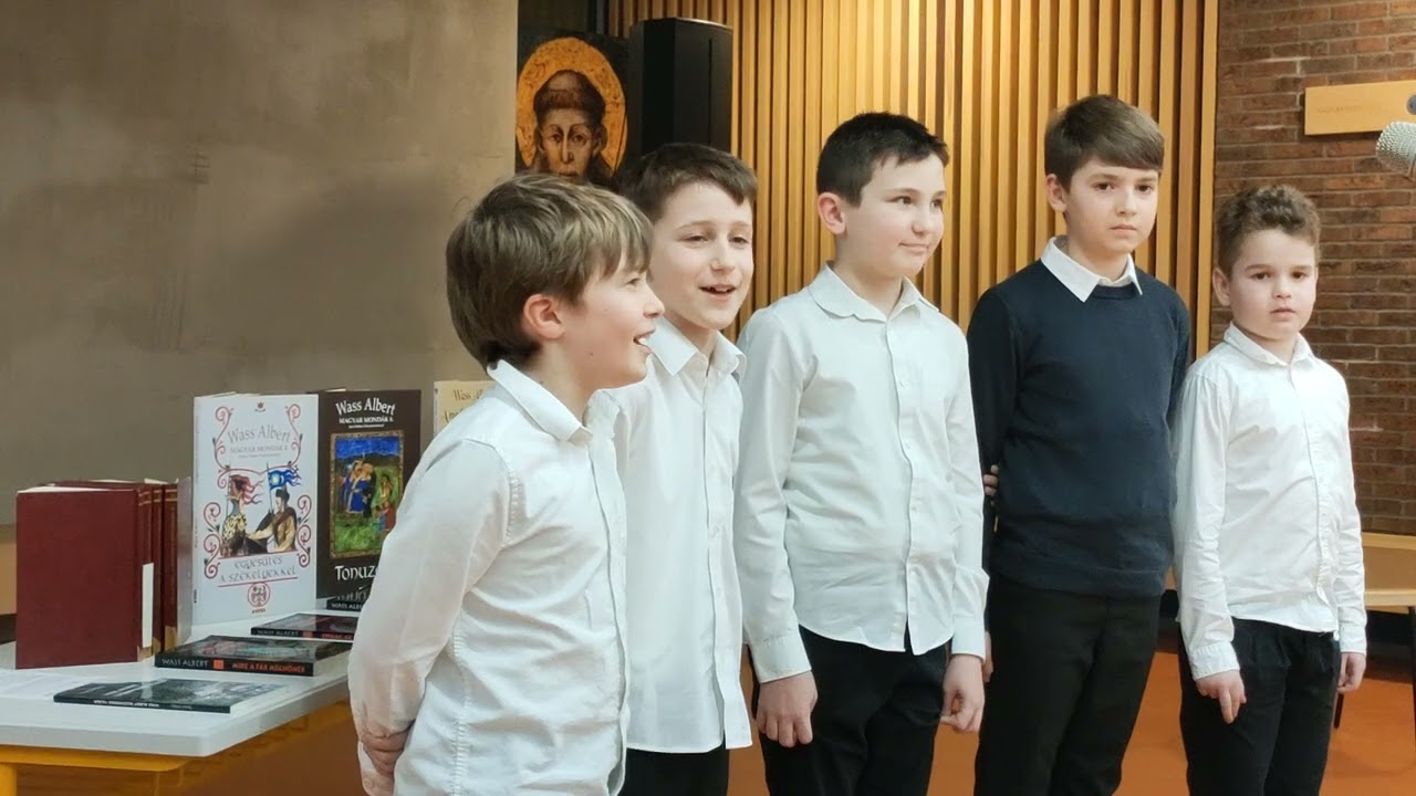 V. Esztergom-Héreg és környéke Wass Albert felolvasó Maraton: IV. osztályos fiúk éneke