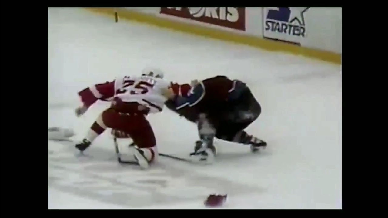 Avalanche - Red Wings rough stuff 3/26/97