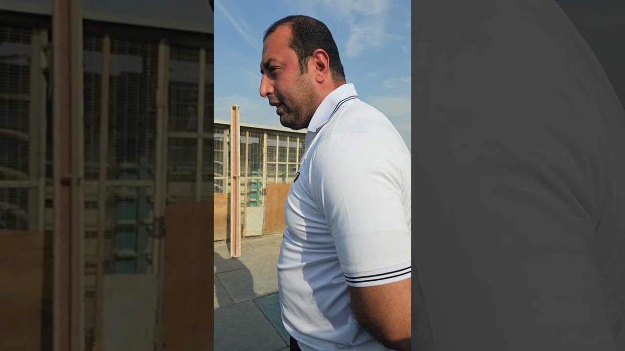 Визит Али Аль-Рубаи к капитану Аделю Аль-Асабджи, чтобы понаблюдать за судьями перед финальным св...
