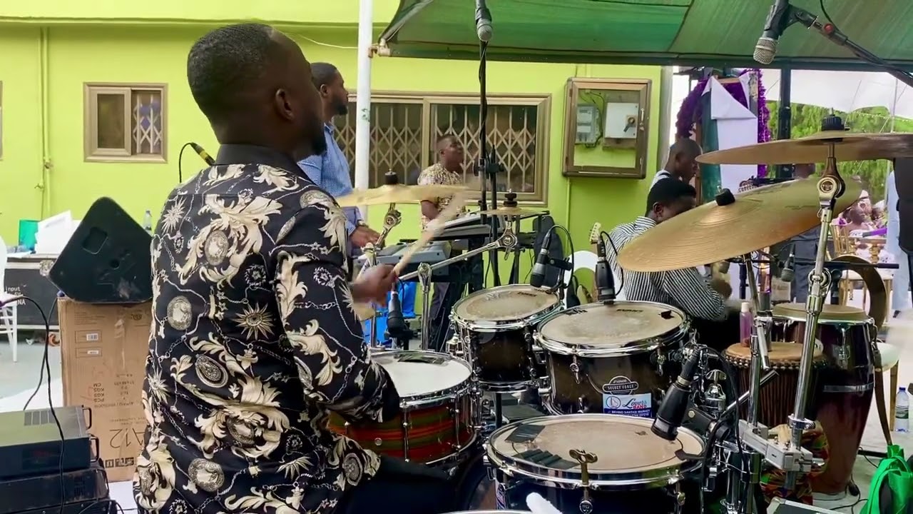 Bebree live performance by Daughters of Glorious Jesus with Kofi Emma drum!!!