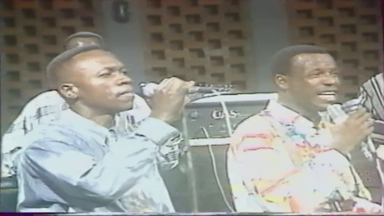 Dindo Yogo - Mokili echanger (live tele Zaire 1993)