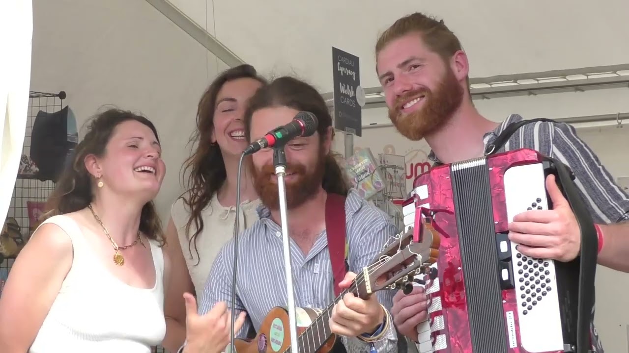 Lo-fi Jones - "Weithiau mae’n anodd" - Eisteddfod Wrecsam 2025