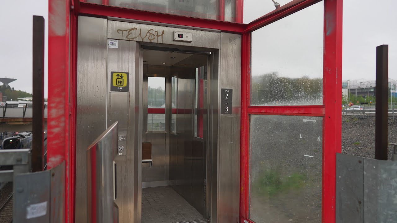Sweden, Stockholm, Flemingsberg Train Station, 2X escalator, 2X elevator