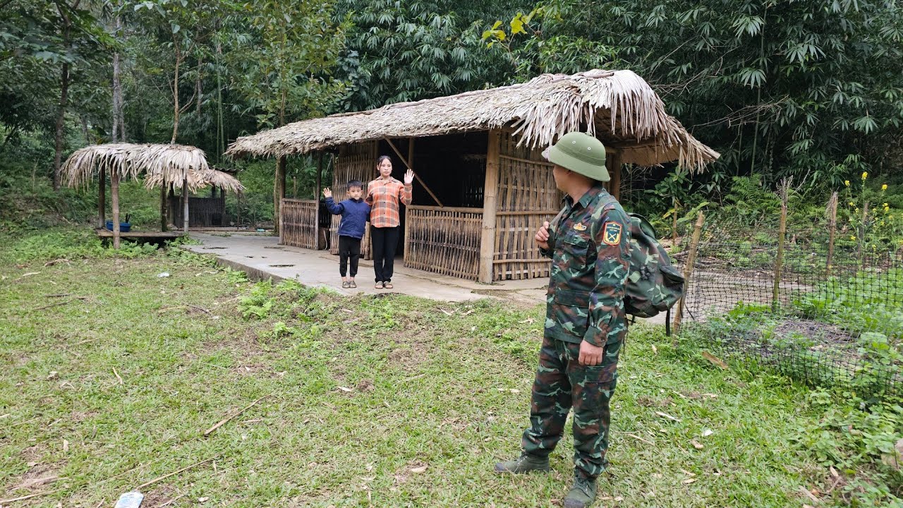 The soldier received a summons,and he set out on a new mission,two sisters stayed in the small house