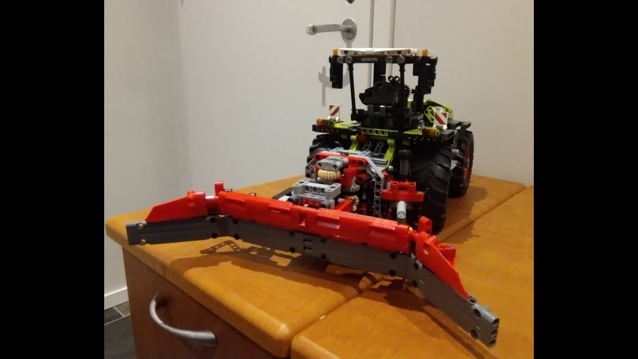 Building Lego Technic 42054 Claas Xerion 5000 Trac VC Silage Plow