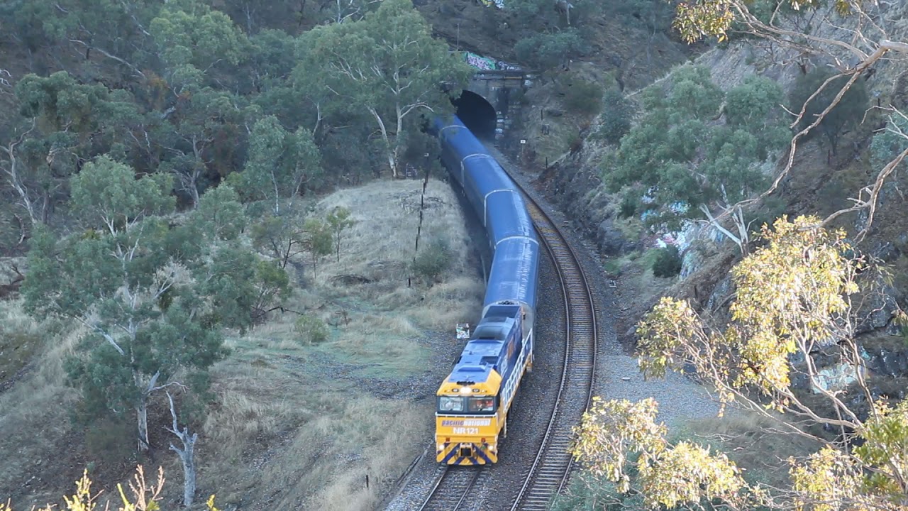 The Overland - Sleeps Hill Tunnel 6/5/19