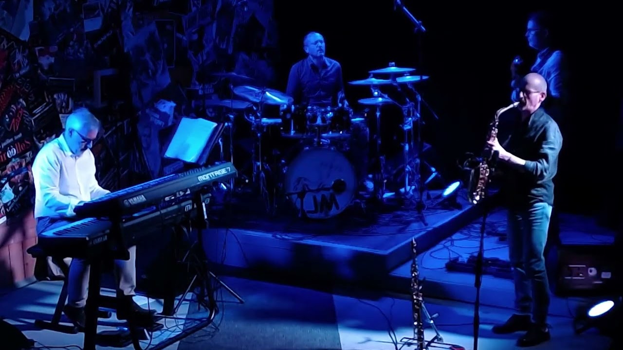 Looking Up - Double Agent (Alain Caron) Live 2022