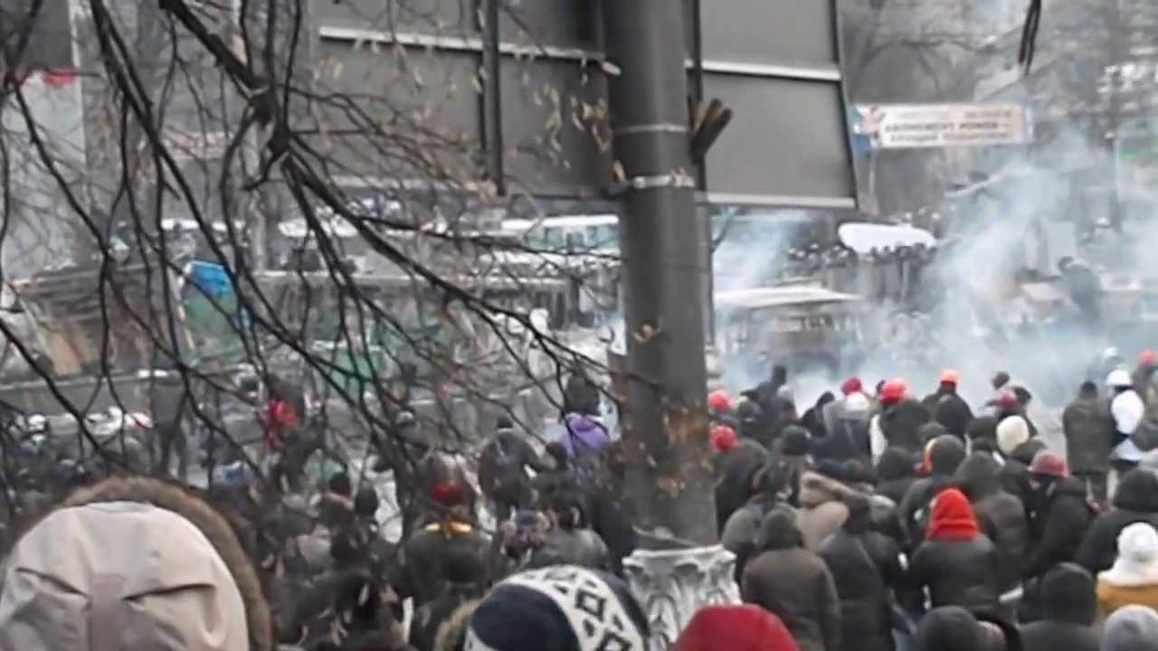 Київ, вул. Грушевського 20.01.2014