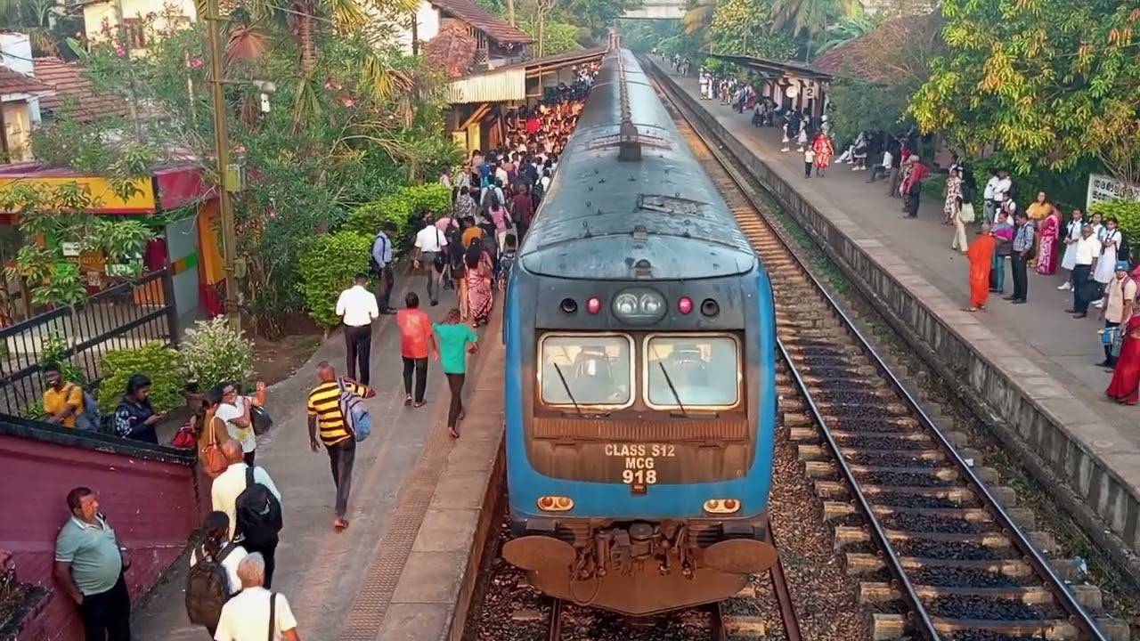 Class S12-MCG-918 Slow train arriving at Colombo Fort Railway Station #train #trending