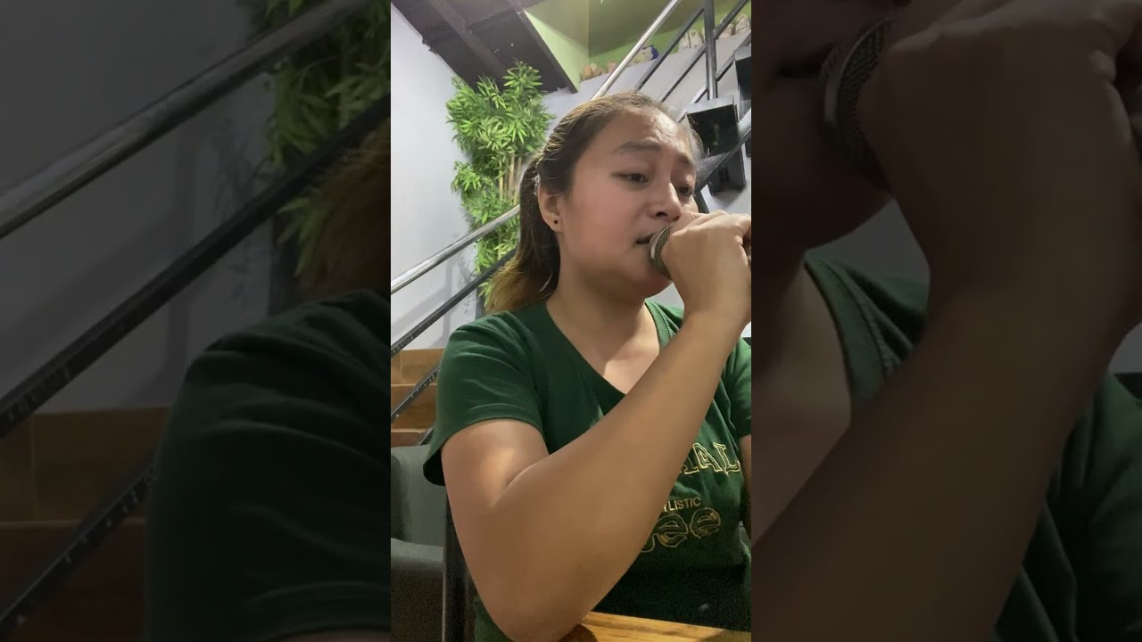 Walang magawa kanta nalang muna😅