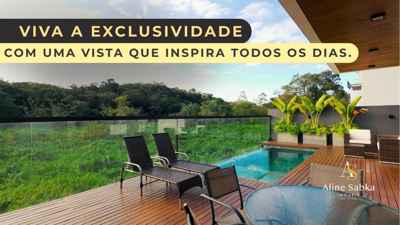 Casa em condomínio com alto padrão, privacidade e vista incrível em Joinville!