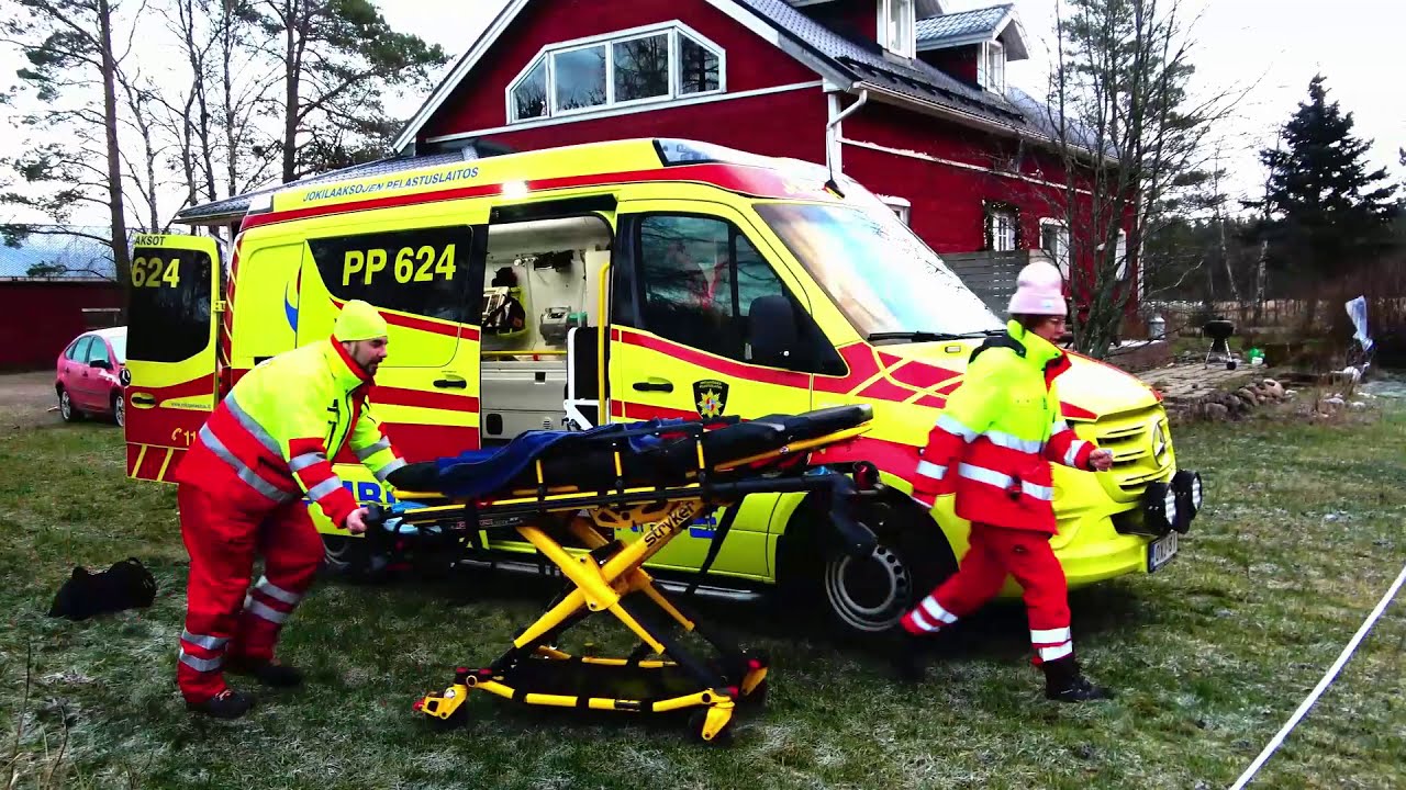 Käsivamma moottorisahasta. Something went wrong.