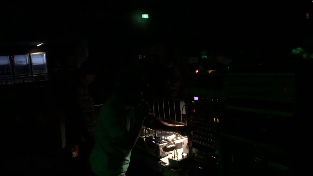 Maasai Warrior play Amelia Harmony - Truth & Lies@Dublife Turnhout (21-4-2017)