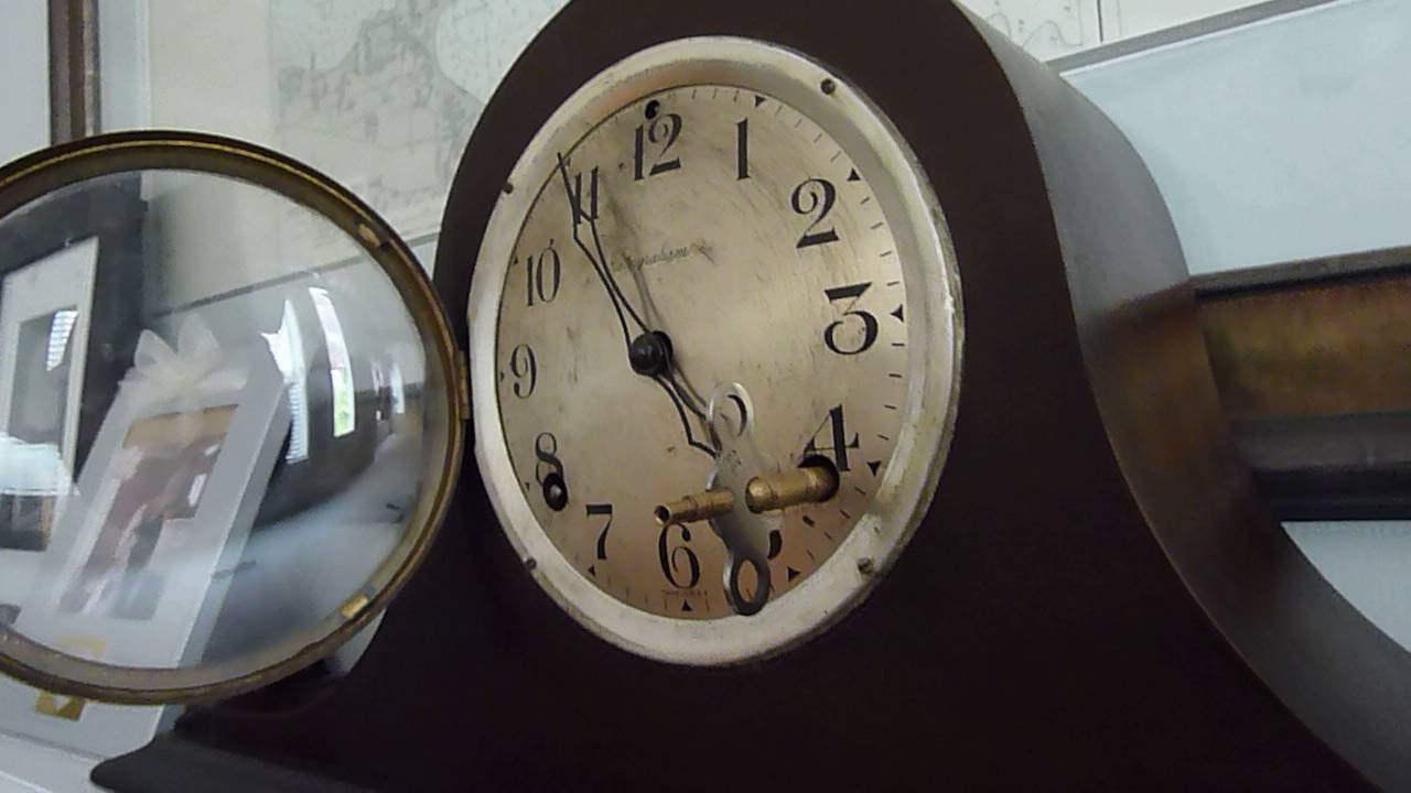 Winding My Mantle Clock