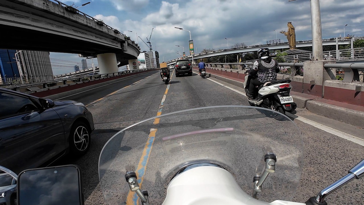 008 | Makati to QC Real Quick | Vespa Primavera 150 | Moto Vlog
