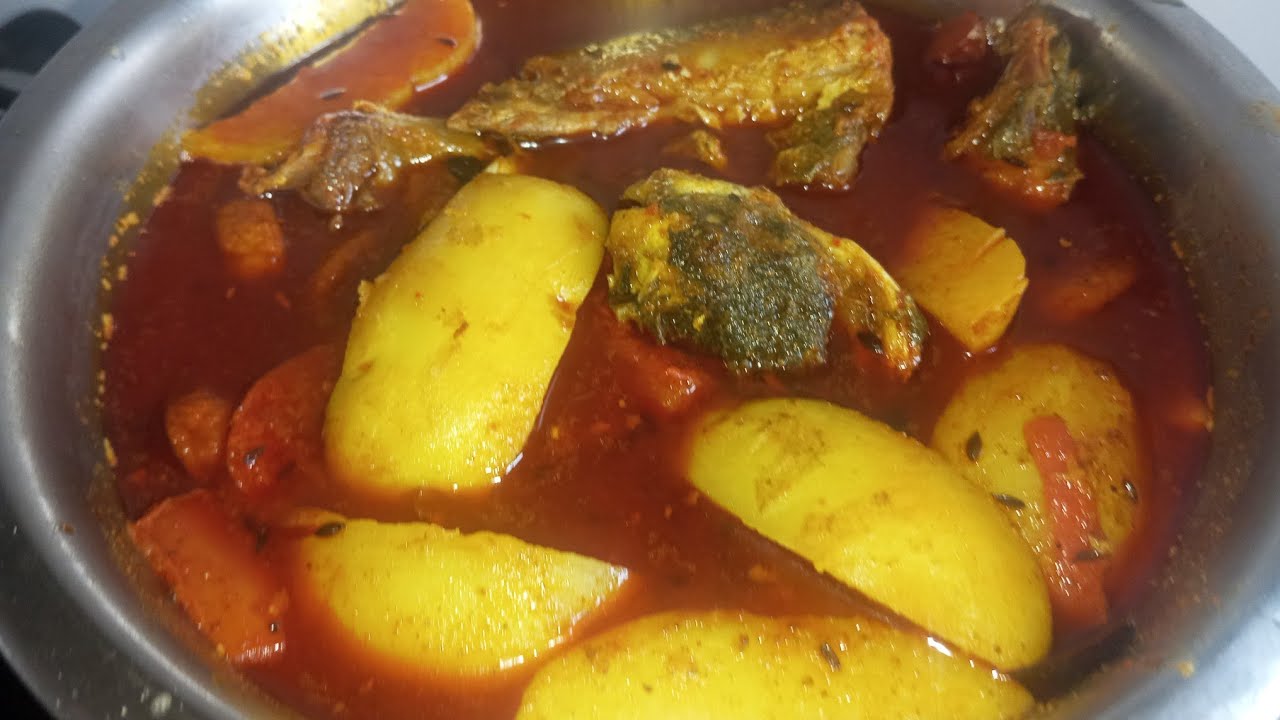 গাগরা মাছের মাথা দিয়ে আলু বরে দিয়ে তরকারি #cooking #homecuisine #food 