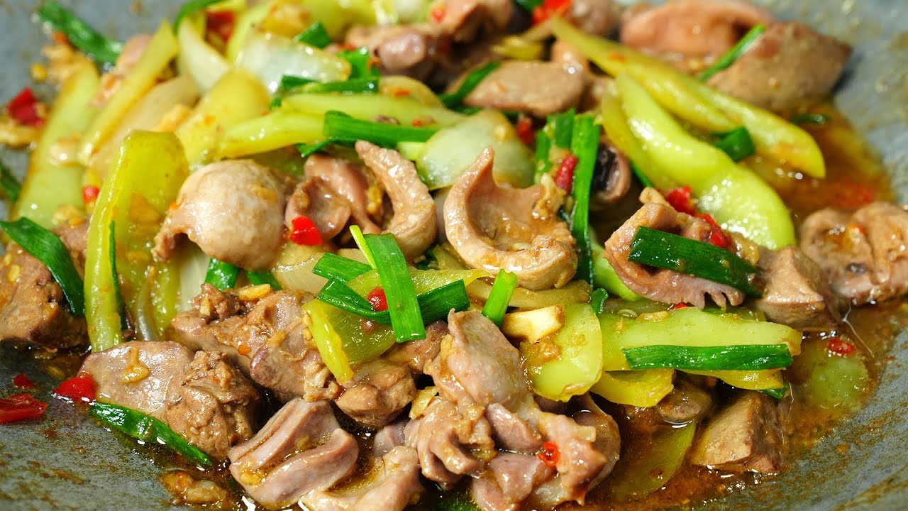 เคล็ดลับการทำ เครื่องในไก่ผัดพริกหยวก ให้อร่อยเข้มข้นไม่คาว Stir-fried Chicken Offal