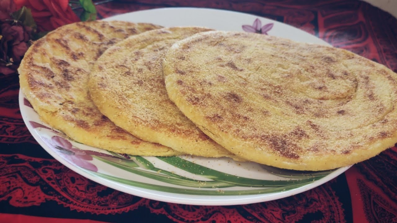 أجي نوريك ملوي لغديري في طاولة السحور،بالفينو والسميد حرش ومگرمل وخفيف وبنين على شكل حرشة👍👍