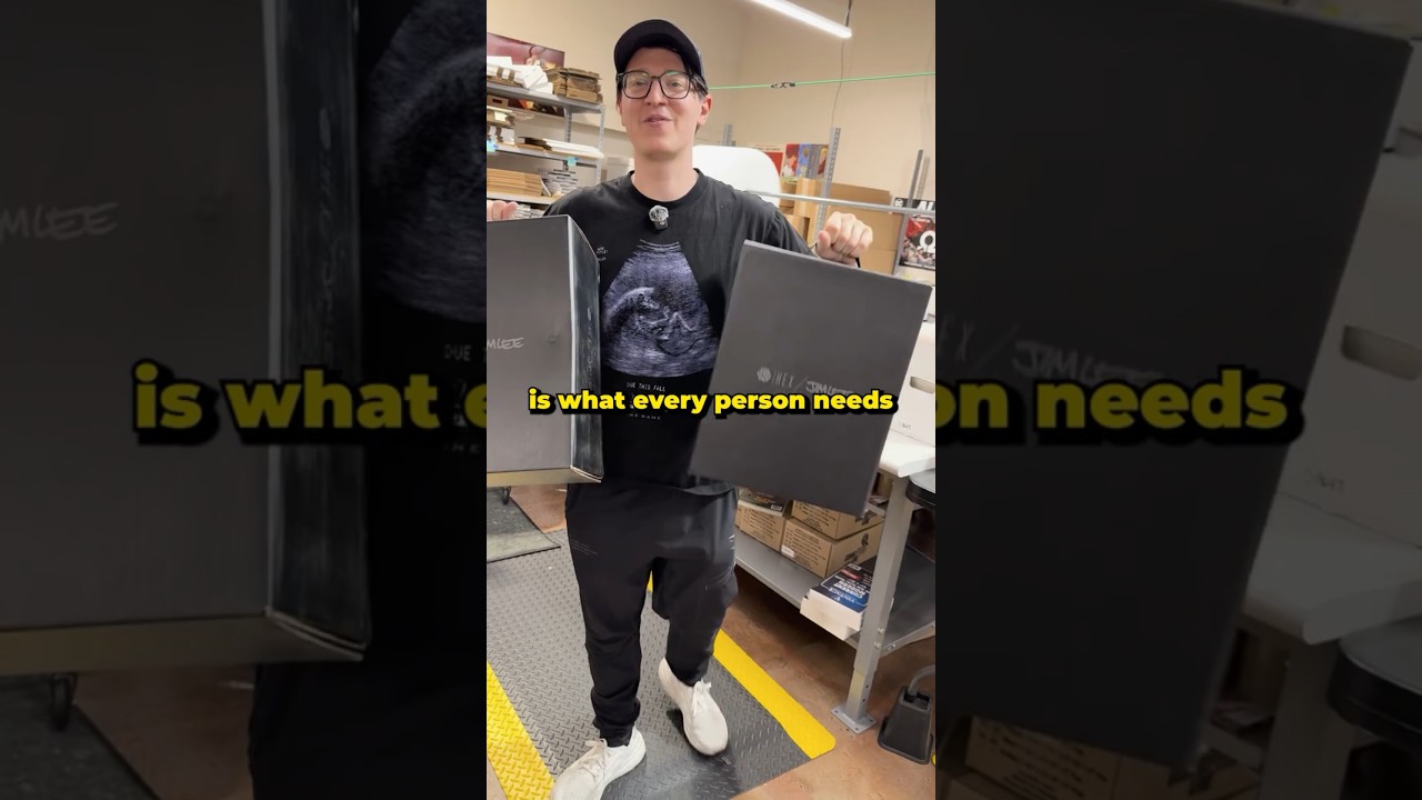 My #1 Comic Con Storage Tip! 📦🔥 Unboxing the Jim Lee Hex Backpack #comicbooks