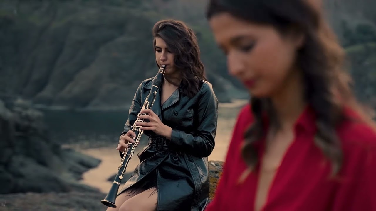 Sevde Başaran & Özge Türkmen - Kaçak