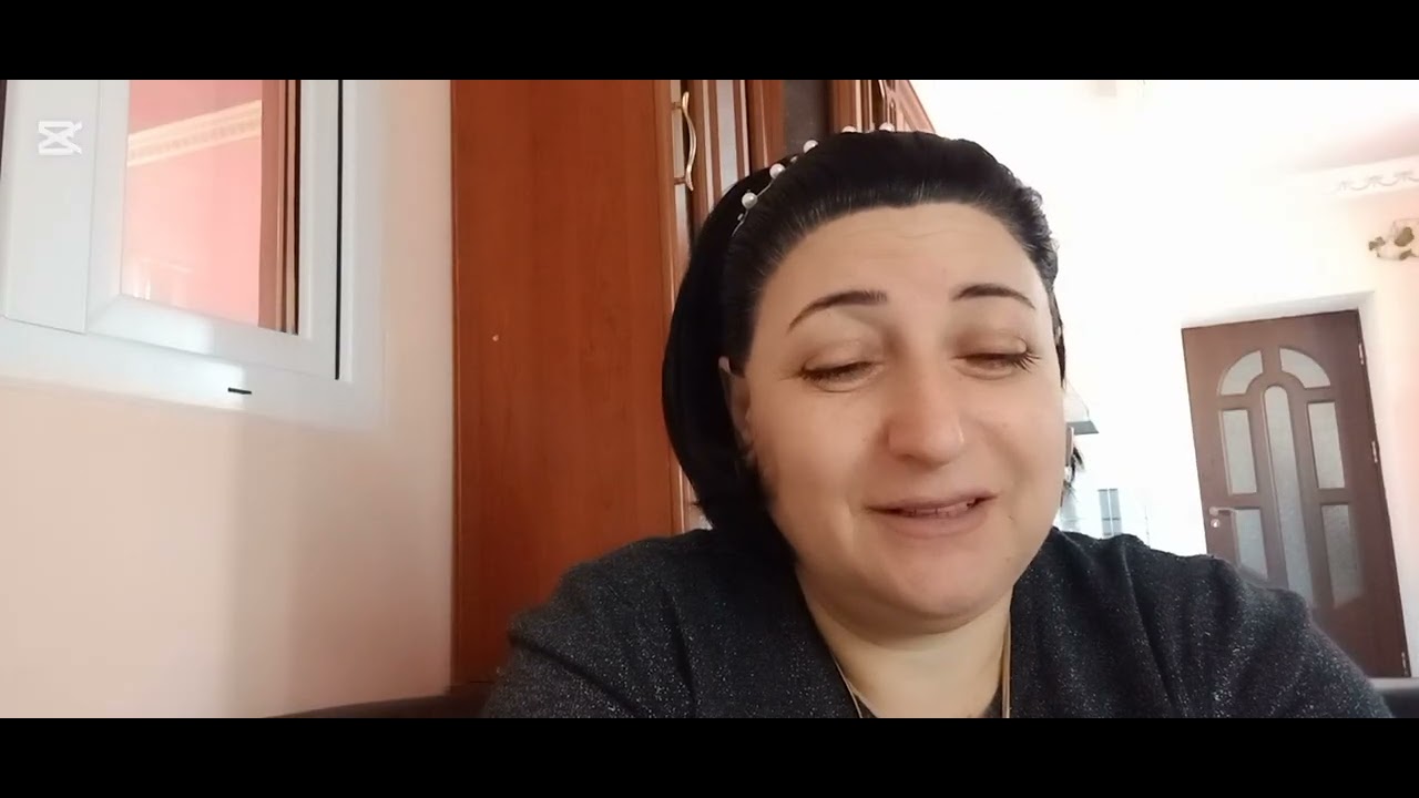 Մի քիչ նեղված/այսօր էլ քրջիկ։
